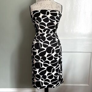 Banana REPUBLIC Off White and Black Graphic Strapless Sheath Dress